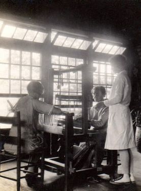 &quot;John C. Campbell Folk School students learning to weave in the Community Room of the Keith House; 1930.&quot; Image courtesy of Knoxville Museum of Art.  