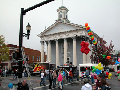 &quot;Lexington Barbecue Festival - Crowd 2&quot; by Dennis Brown. Licensed under CC BY 3.0 via Wikimedia Commons.